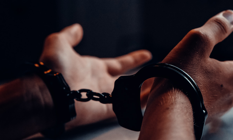 750x450_439133-handcuffs