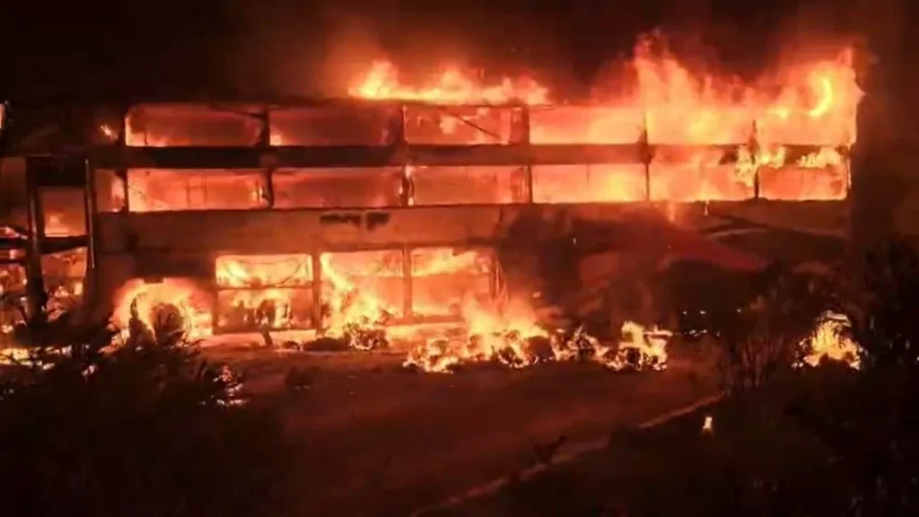 andhra-pradesh-nandyal-bus-accident-1769047821