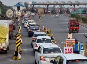 Cash-payments-may-be-banned-on-national-highways-from-April-1-585x427