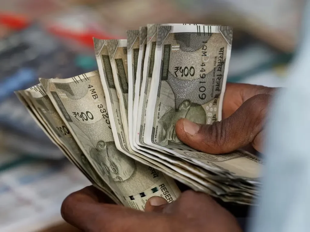dollar_rupee_1775710265065_1775710268379_1779508907948_d1e097f7-46a2-44f7-936a-3afc71f91e26