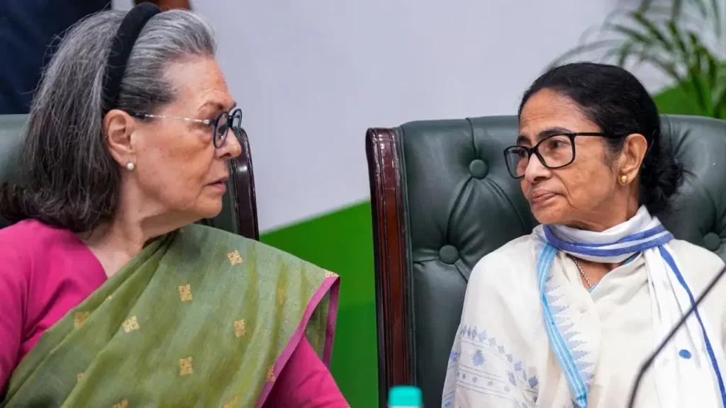 sonia-gandhi-mamata-banerjeee-pti