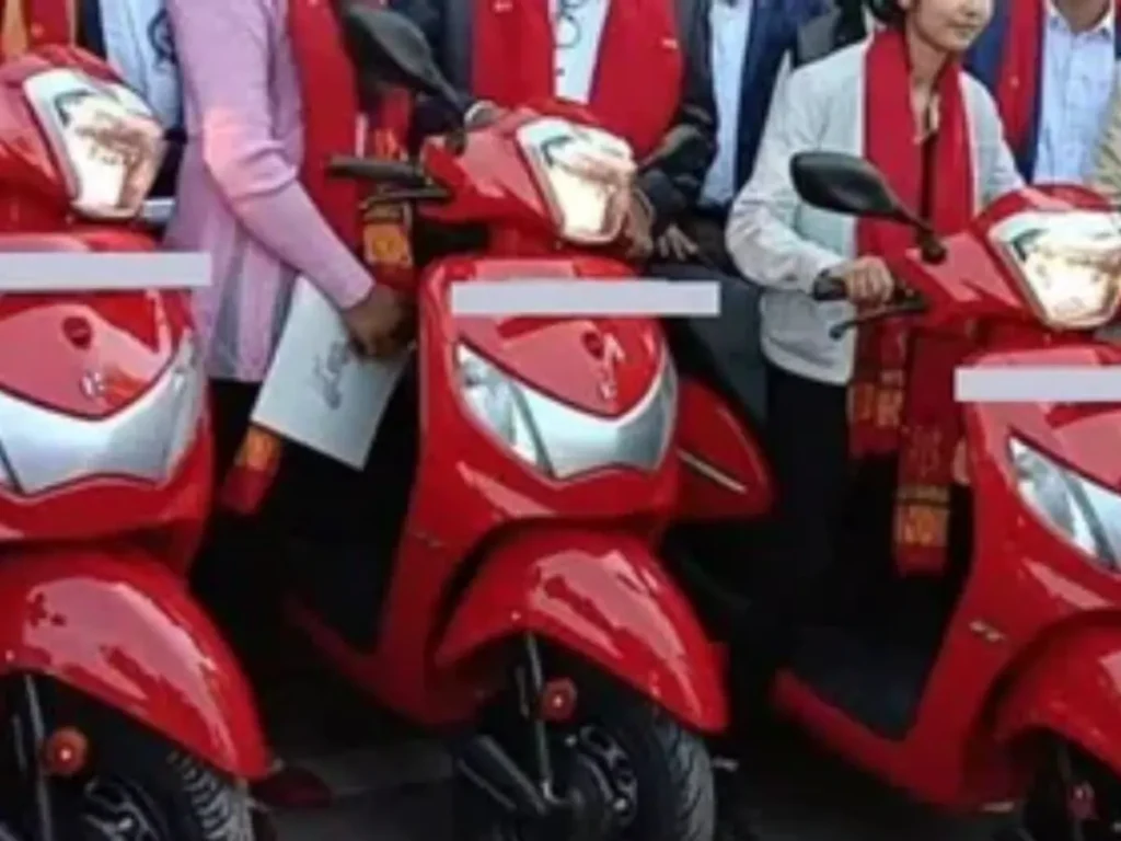 scooty_to_female_student_1786415585822_1786415590539_090b4a03-38f9-4137-b3b9-bf4d044b5405