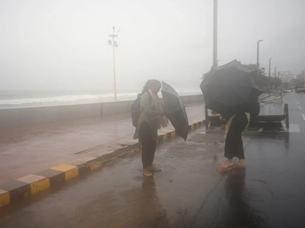 ASIA-WEATHER-INDIA-CYCLONE-2_179