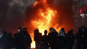 France-violence-R-1792423634829_v